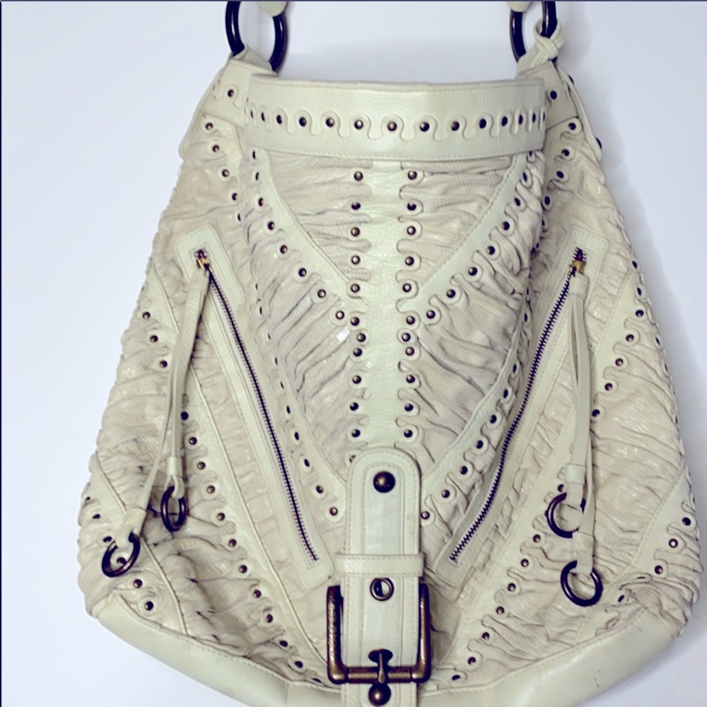 ISABELLA FIORE LARGE CREAM PURSE WITH PINK INSIDE